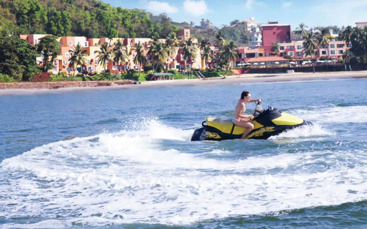 Taj Cidade De Goa Heritage, Goa Santa Cruz Dış mekan fotoğraf Jet skiing in Goa