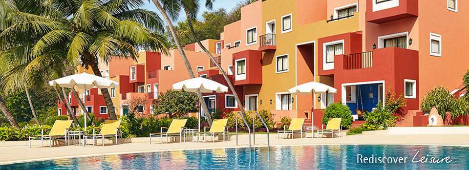 Taj Cidade De Goa Heritage, Goa Santa Cruz Dış mekan fotoğraf The swimming pool at the Iberostar Grand Hotel Bávaro